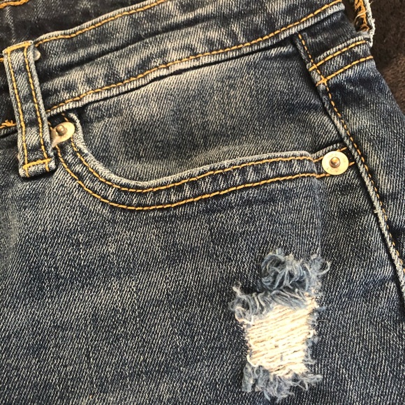 Gap sexy boyfriend jean shorts - Picture 4 of 11